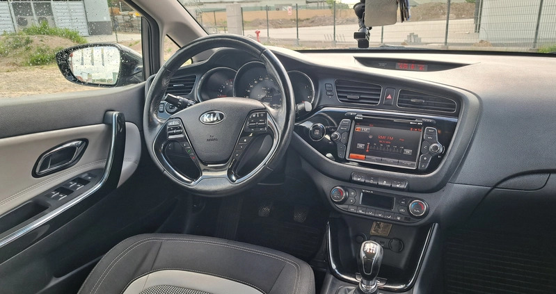 Kia Ceed cena 29500 przebieg: 230000, rok produkcji 2012 z Koprzywnica małe 277
